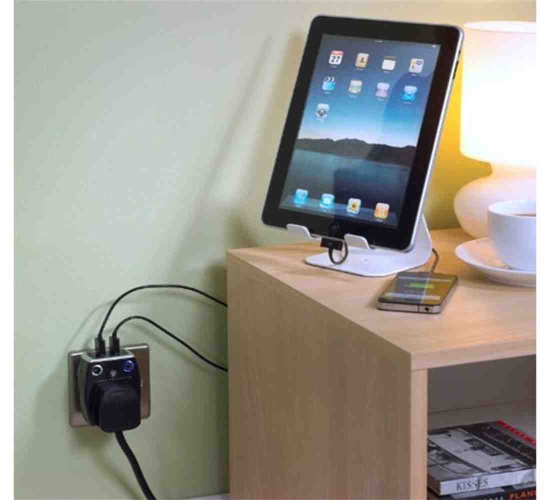 Masterplug 1 Way, 2 USB Ports, Wall Adaptor with Surge Protection Black