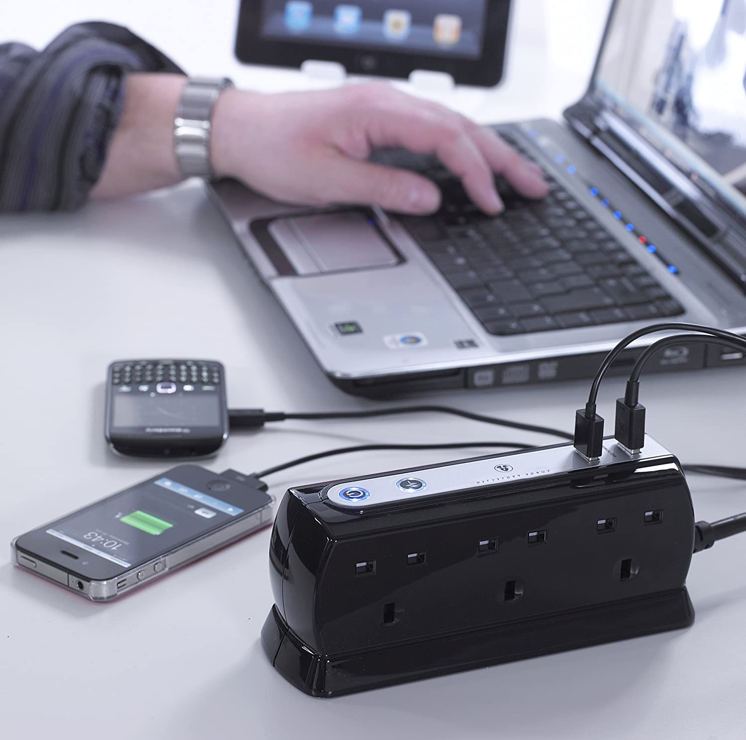 Masterplug Premium 4 Meter 6 Sockets Surge Protected Premium High Gloss Compact Extension Lead with 2 USB Ports Black