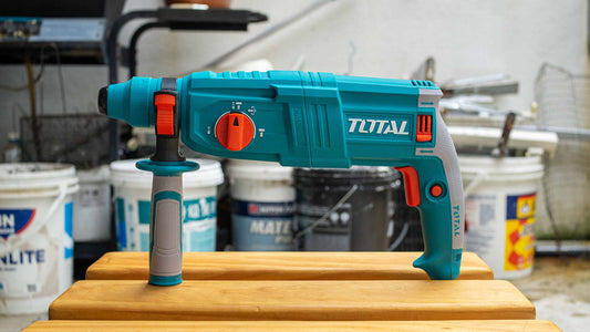 TOTAL Tools 800W SDS Plus Rotary Hammer Drill – 2.5J Impact – Heavy Duty Electric Concrete Drill