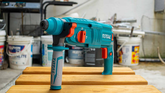 TOTAL Tools 800W SDS Plus Rotary Hammer Drill – 2.5J Impact – Heavy Duty Electric Concrete Drill