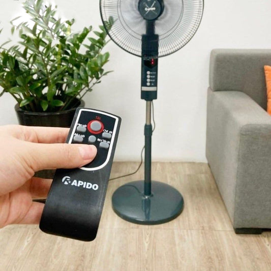 Rapido Standing Fan with Remote Control – 63W High Airflow Pedestal Fan, LED Display, Timer Function, 3 Speed Levels, Adjustable Height up to 1.45m – Ideal for Rooms 20–30 m²