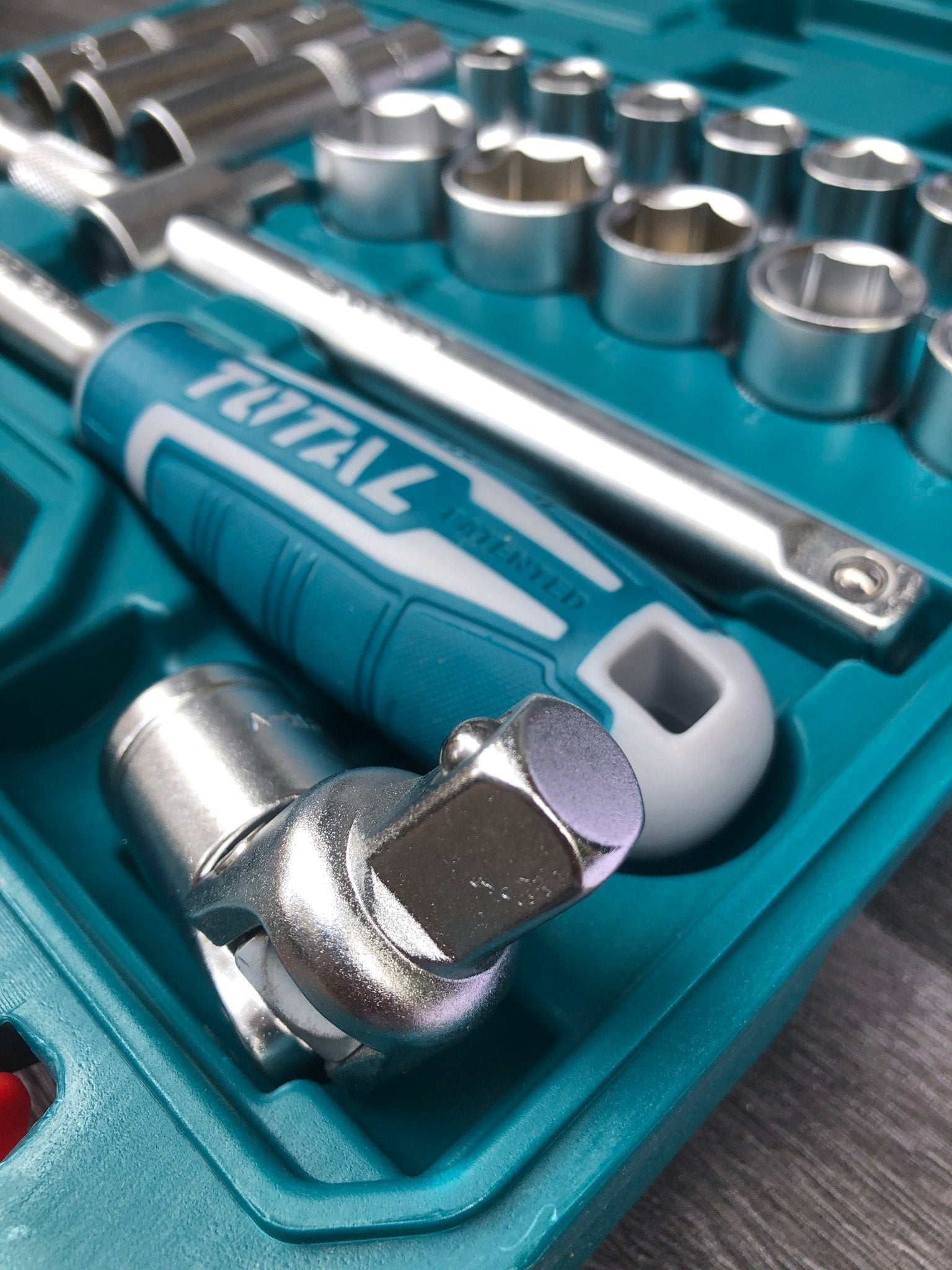 TOTAL 20 Pcs 1/2" Drive Socket Set CR-V Steel, Ratchet Handle 45T, Deep & Spark Plug Sockets, Heavy-Duty Tool Kit