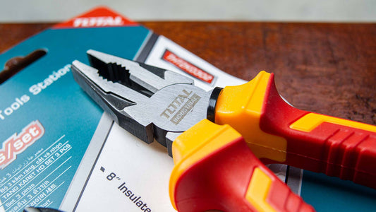 TOTAL 3 Pcs Insulated Pliers Set 1000V, CR-V Steel Combination, Long Nose & Diagonal Cutting Pliers