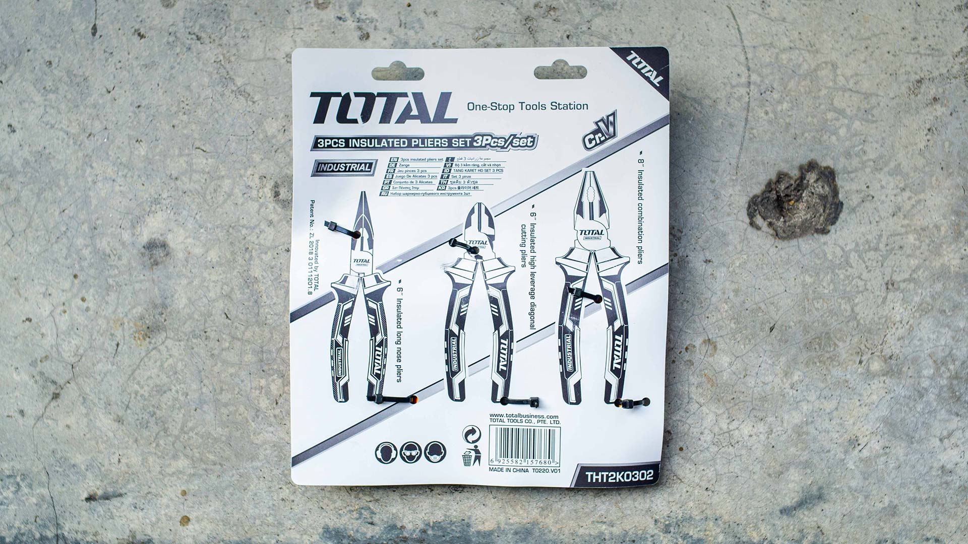 TOTAL 3 Pcs Insulated Pliers Set 1000V, CR-V Steel Combination, Long Nose & Diagonal Cutting Pliers