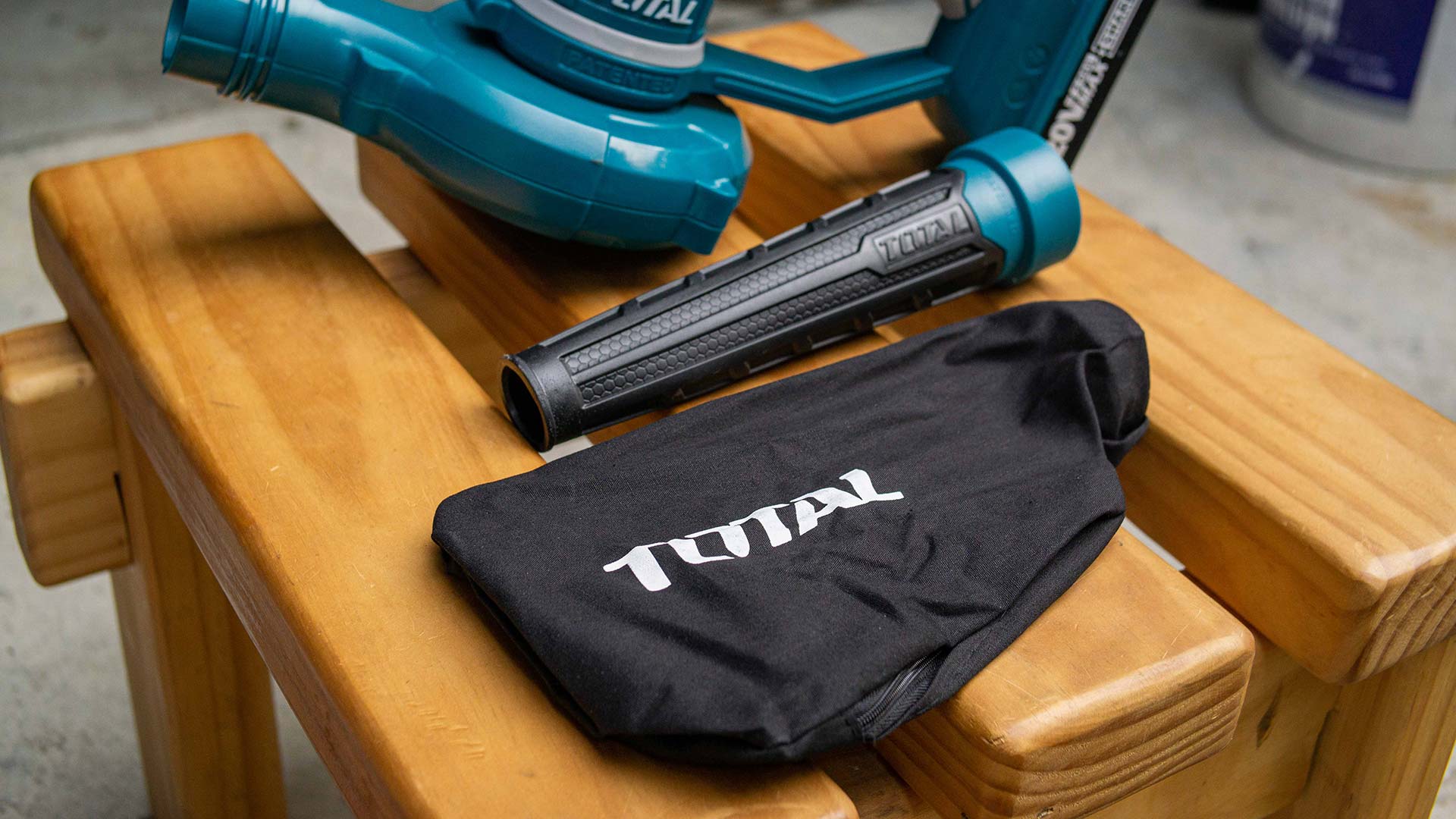 TOTAL Aspirator Blower Lithium- ion 20V Without Battery And Charger