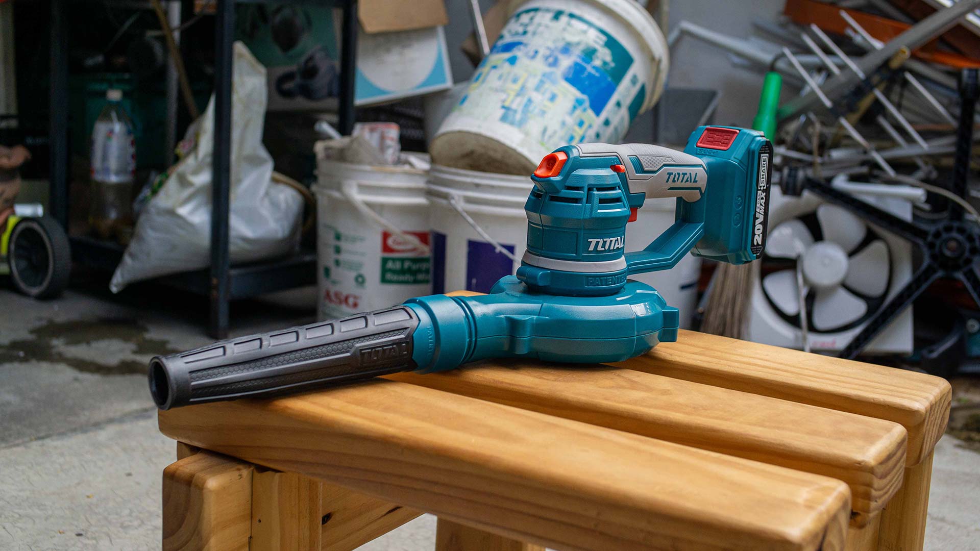 TOTAL Aspirator Blower Lithium- ion 20V Without Battery And Charger