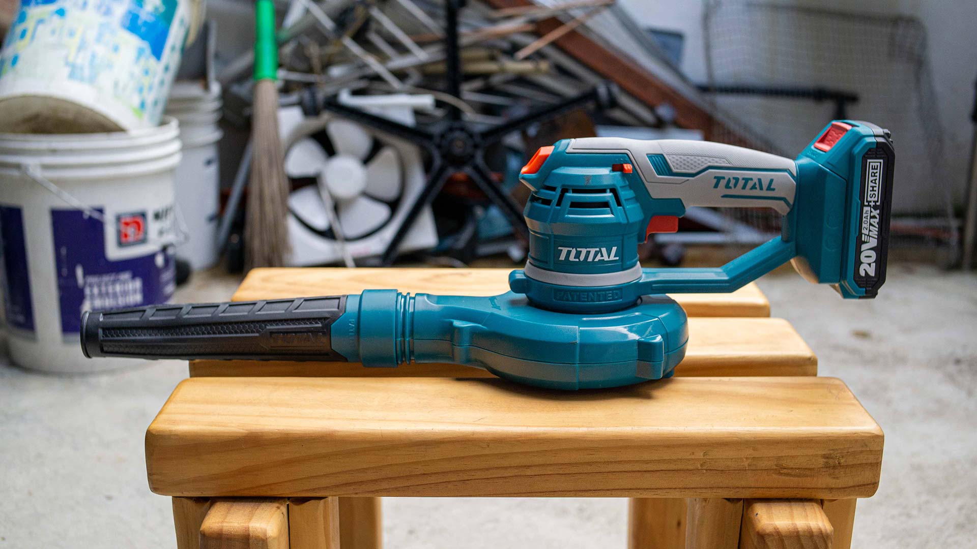 TOTAL Aspirator Blower Lithium- ion 20V Without Battery And Charger