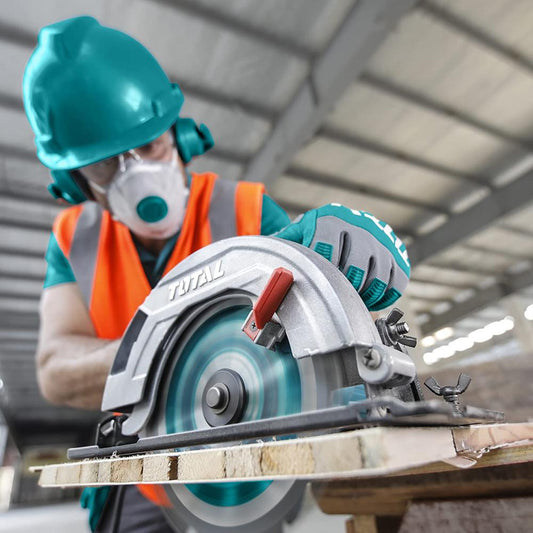 TOTAL TS1141856 Circular Saw 1400W 185mm Professional Wood Cutting Saw, Adjustable Bevel Cutting, 65mm Cutting Depth with TCT Blade