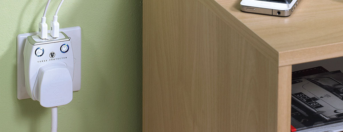 Masterplug 1 Way, 2 USB Ports, Wall Adaptor with Surge Protection White